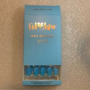 Red Aspen Nail Dashes Press-On Nails in Electric Blue